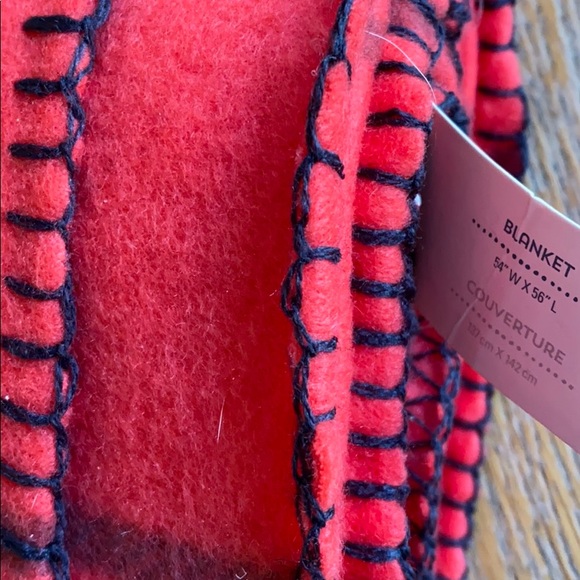 Old Navy- Blanket/Throw NWT - Picture 3 of 4